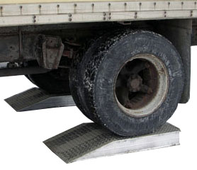 Aluminum Heavy Duty Wheel Riser 66 In. x 24 In. x 9-15/16 In. 30000 Lb. Capacity