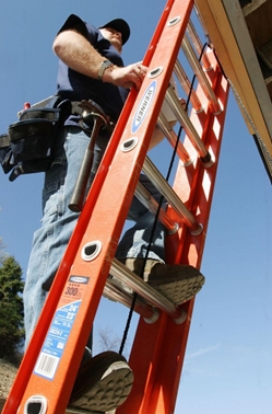 Fiberglass Extension Ladders with Aluminum Rings 32 Step 300 Lb. Capacity