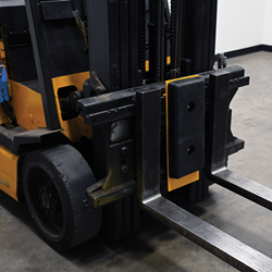 Molded Rubber/Steel Class IV Fork Truck Carriage Bumper